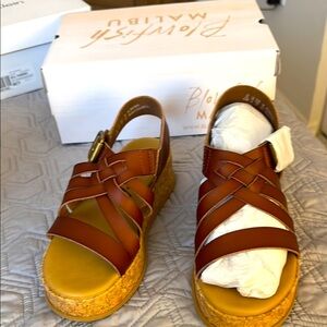 Blowfish Malibu Brown Strappy Platform Sandal Size 6.5 NIB Summer Vacation